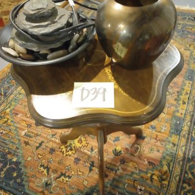D39-Vintage table, vase & fountain