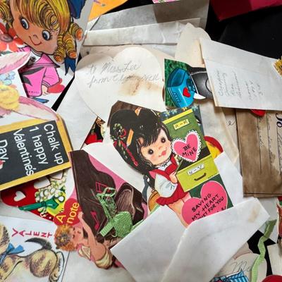 Large lot of Valentine's cards