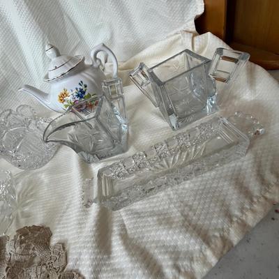 Large lot of vintage crystal