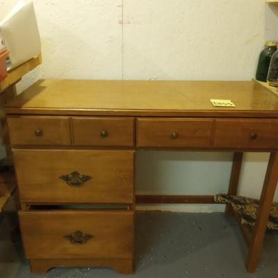 D133-Desk