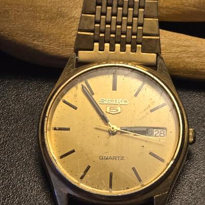 Men's Gold Day/Date Seiko Watch
