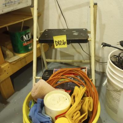 D126-Step ladder & cleaning misc