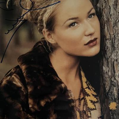 Jewel signed photo