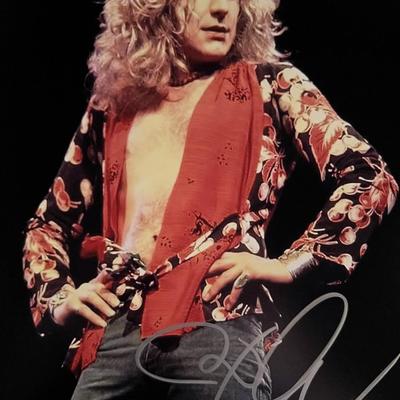 Led Zeppelin Robert Plant signed photo