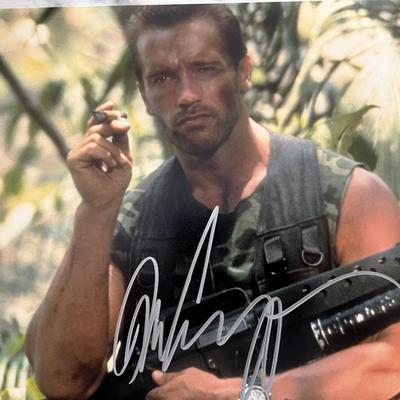 Predator Arnold Schwarzenegger signed photo