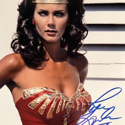 Wonder Woman Lynda Carter signed photo