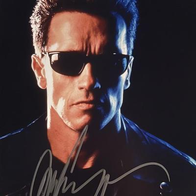 Terminator 2 Arnold Schwarzenegger signed photo