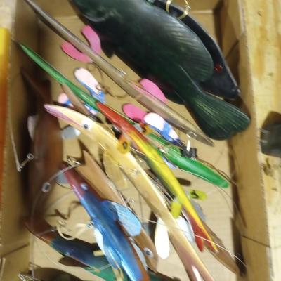 D123-Homemade fish decoys