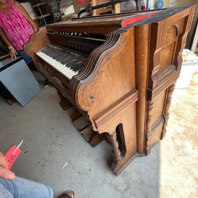 Pump organ
