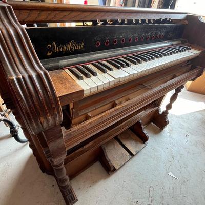 Pump organ