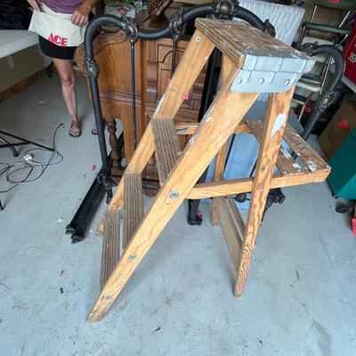 Wood ladder