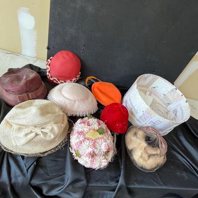 Lot of Vintage Ladies Hats