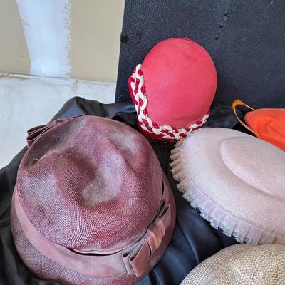 Lot of Vintage Ladies Hats