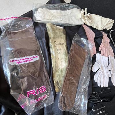 Vintage ladies gloves