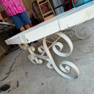 Great wood & metal table