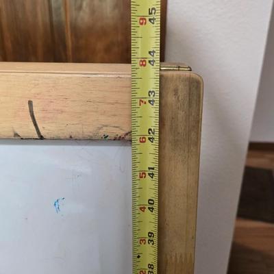 Kids Chalkboard and Whiteboard Easel