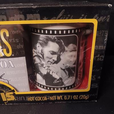 ELVIS A LEGEND IN LIGHTS GUITAR AND 2 COFFEE MUGS