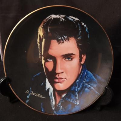 3 ELVIS COLLECTOR'S PLATES