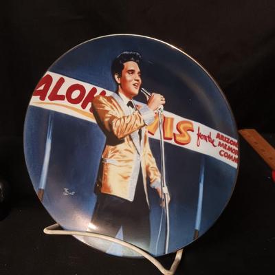 3 ELVIS COLLECTOR'S PLATES