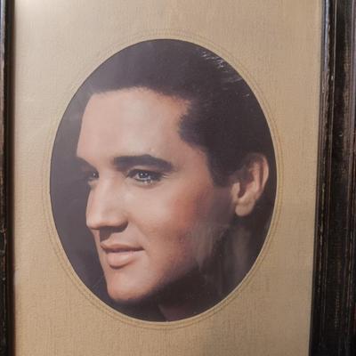 2 PICTURES OF ELVIS