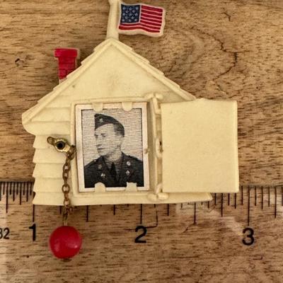 WW2 military = state side mother pin