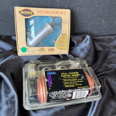 Pastry press & decorating set