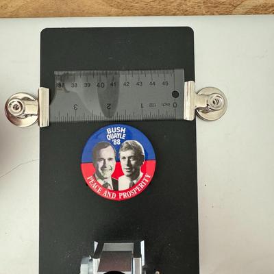 1988 Bush & Quayle Peace and prosperity pin