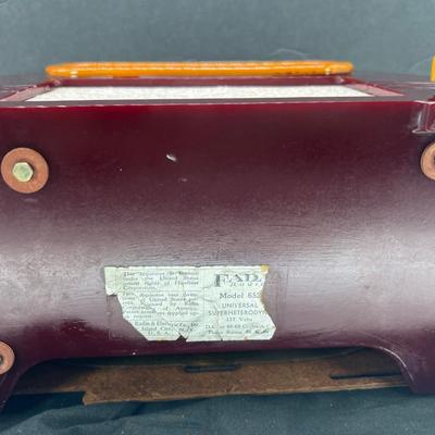 FADA 652 "Temple" (1946) Catalin tube table radio