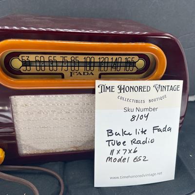 FADA 652 "Temple" (1946) Catalin tube table radio