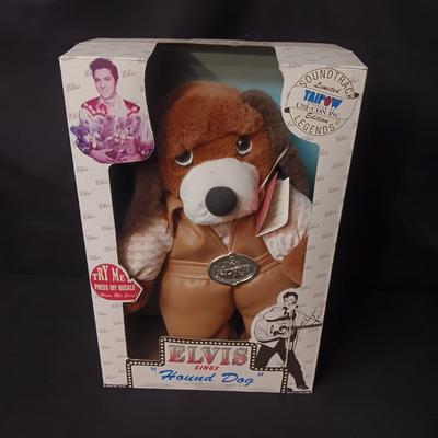 ELVIS SINGS "HOUND DOG"