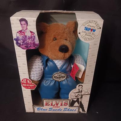 ELVIS SINGS "BLUE SUEDE SHOES"
