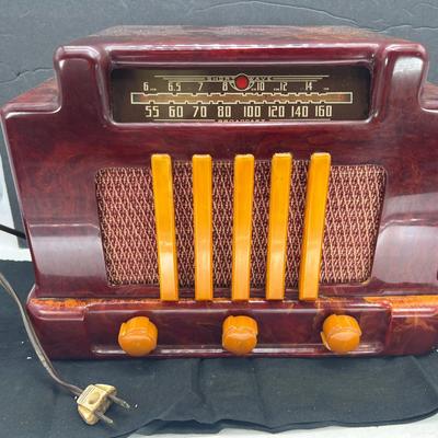 Addison Model 5D Red & Butterscotch Marbled Catalin 'Courthouse' Tube Radio