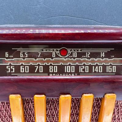 Addison Model 5D Red & Butterscotch Marbled Catalin 'Courthouse' Tube Radio