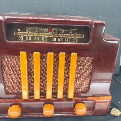 Addison Model 5D Red & Butterscotch Marbled Catalin 'Courthouse' Tube Radio