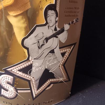 ELVIS PRESLEY TEEN IDOL FIGURE
