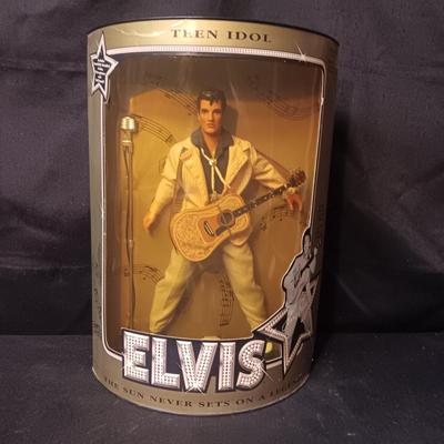 ELVIS PRESLEY TEEN IDOL FIGURE