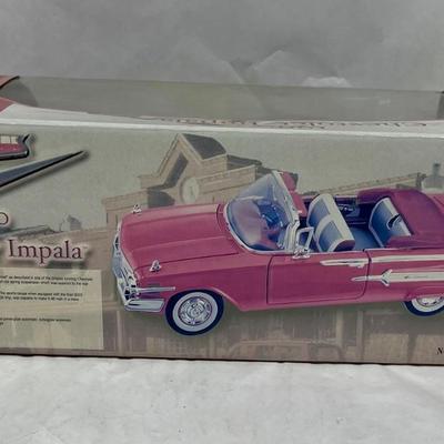 Die Cast 1/18 Scale Model 1960 Chevrolet Impala Convertible