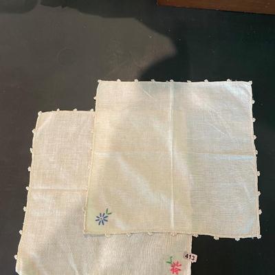 2 napkins