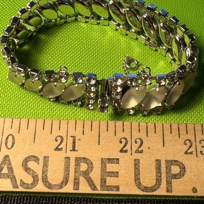 Jeweled bracelet