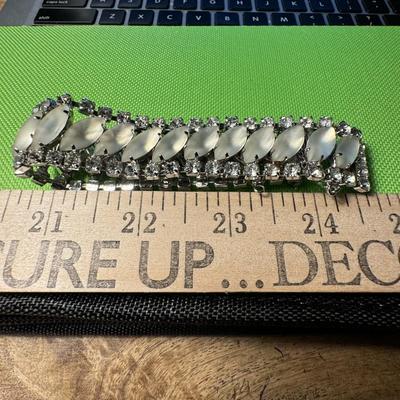 Jeweled bracelet
