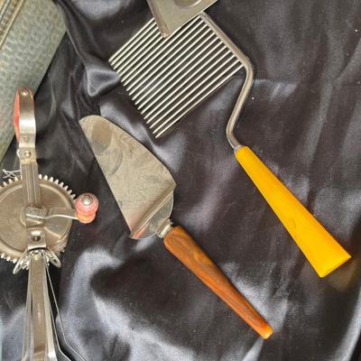 Metal bake ware