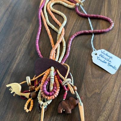 Seven Vintage necklaces - Seashells