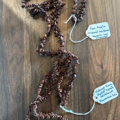 Seven Vintage necklaces - Seashells