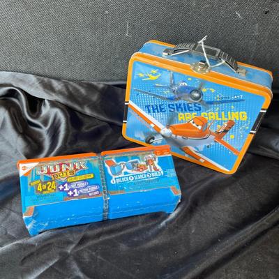 Lunch box & game