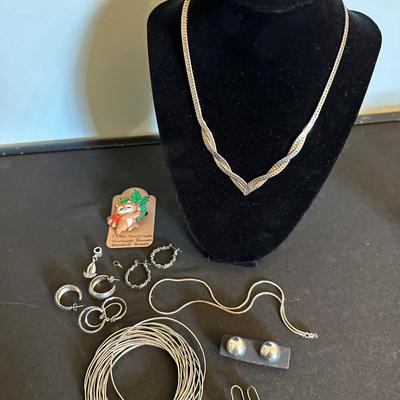 Vintage silver (925) and Holiday pin Lot