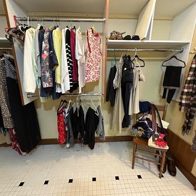 Lot 1: Bathroom & Closet Selection