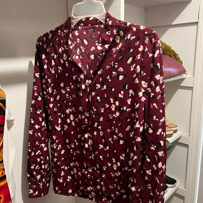 FULL Closet Ladies Small