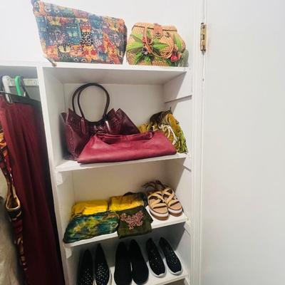 FULL Closet Ladies Small