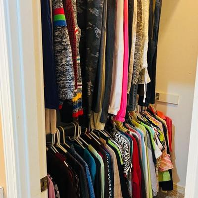 FULL Closet Ladies Small
