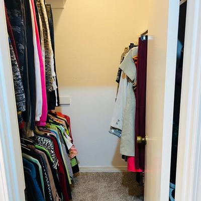 FULL Closet Ladies Small